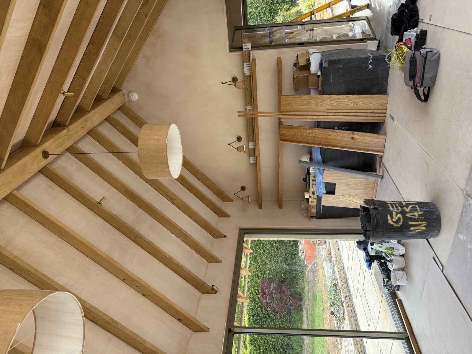 Pool house electrical distribution